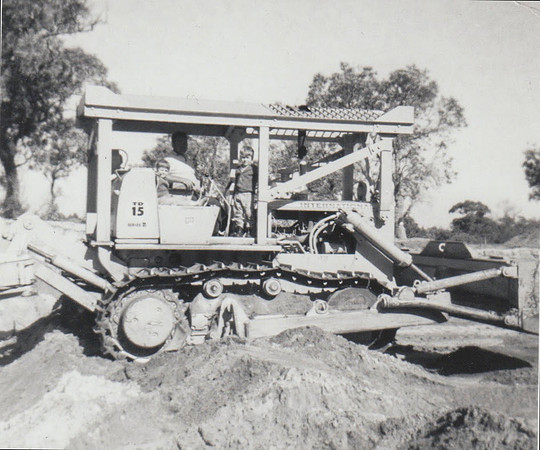 Dad Early Inter TD15 Dozer Ripper - Frank Mammoliti - Shorty - by ©TONCA Earthmoving ©Vidimage ©Joe Mammoliti - 004