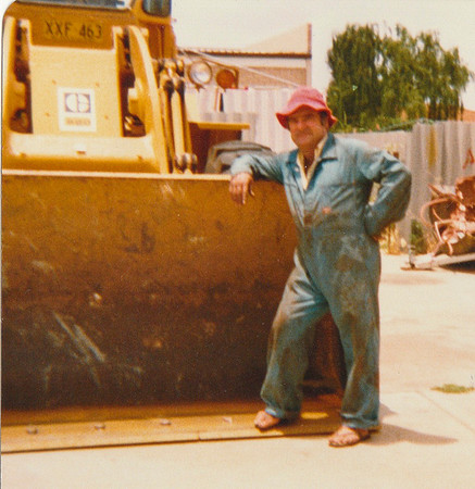Dad Early with 920 Loader - Frank Mammoliti - Shorty - by ©TONCA Earthmoving ©Vidimage ©Joe Mammoliti - 001