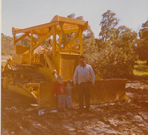 Dad and Joe Early Inter TD15 Dozer Ripper - Frank Mammoliti - Shorty - by ©TONCA Earthmoving ©Vidimage ©Joe Mammoliti - 004