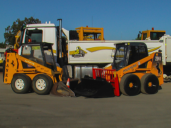 Dad Mercedes and 2 Mustangs - Frank Mammoliti - Shorty - by ©TONCA Earthmoving ©Vidimage ©Joe Mammoliti - 001