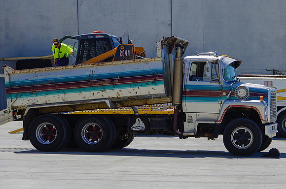Dad Load 2044 Mustang - Frank Mammoliti - Shorty - by ©TONCA Earthmoving ©Vidimage ©Joe Mammoliti - 001