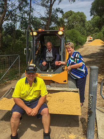 Dad Mum Joe 2044 Mustang - Frank Mammoliti - Shorty - by ©TONCA Earthmoving ©Vidimage ©Joe Mammoliti - 001