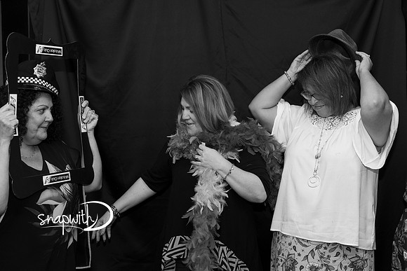 Ladies Lets Catch Up - ©SnapwithD ©Demi Mammoliti
